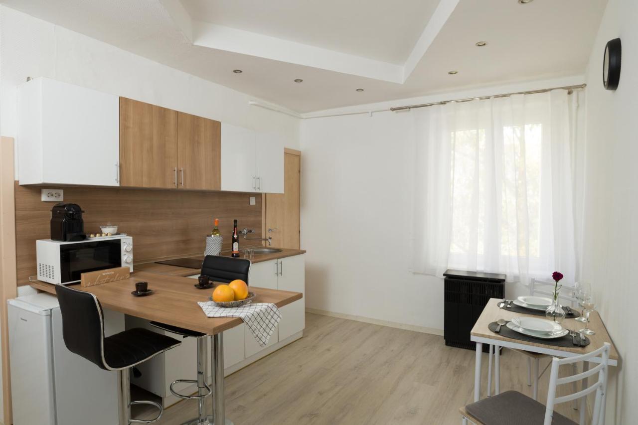 Stilusos Lakas Ingyenes Parkolassal Debrecen Luaran gambar